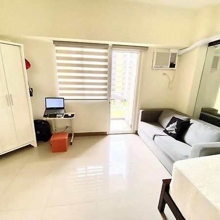 Field Residences Paranaque City Екстериор снимка