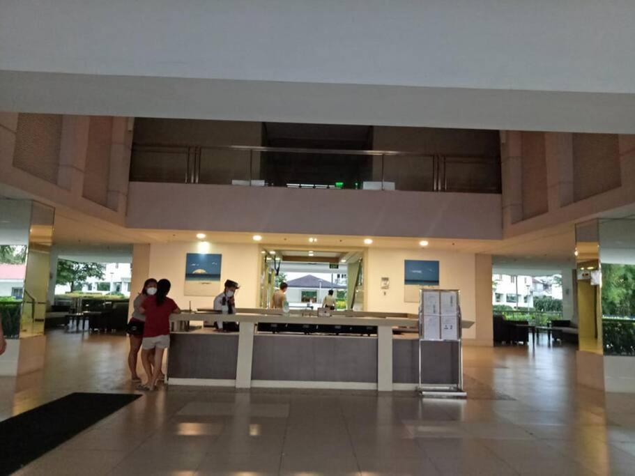 Field Residences Paranaque City Екстериор снимка
