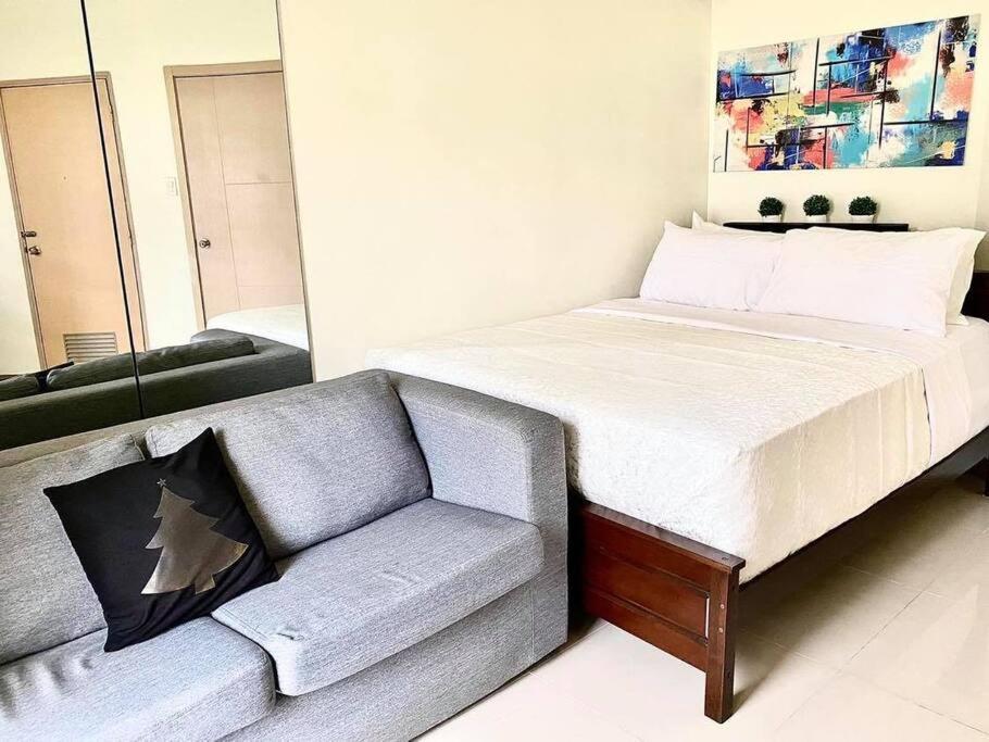 Field Residences Paranaque City Екстериор снимка