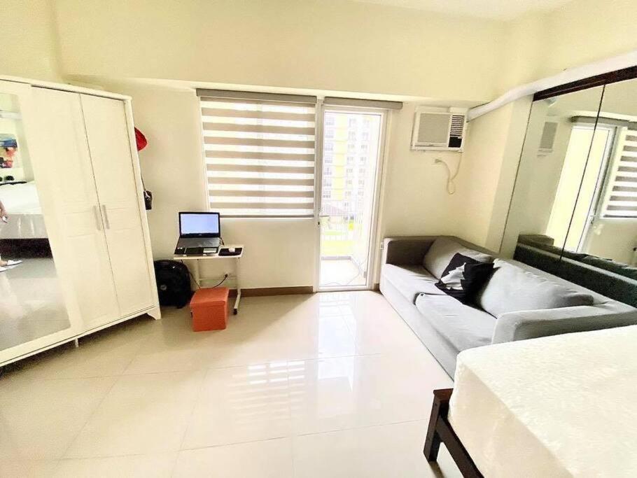 Field Residences Paranaque City Екстериор снимка